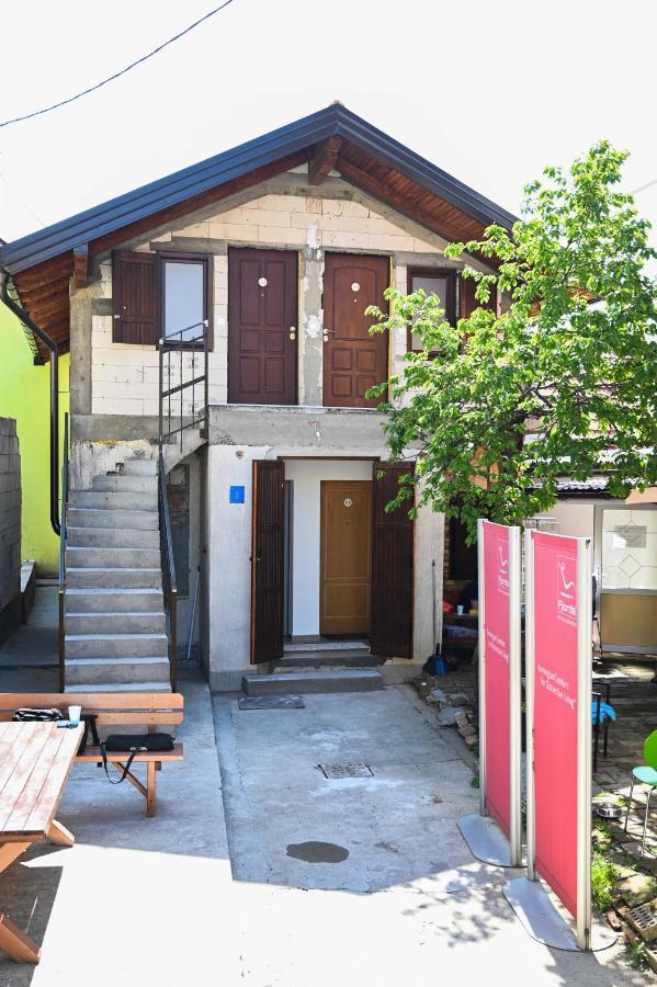 Elem Apartmani Skver ทูซลา ภายนอก รูปภาพ