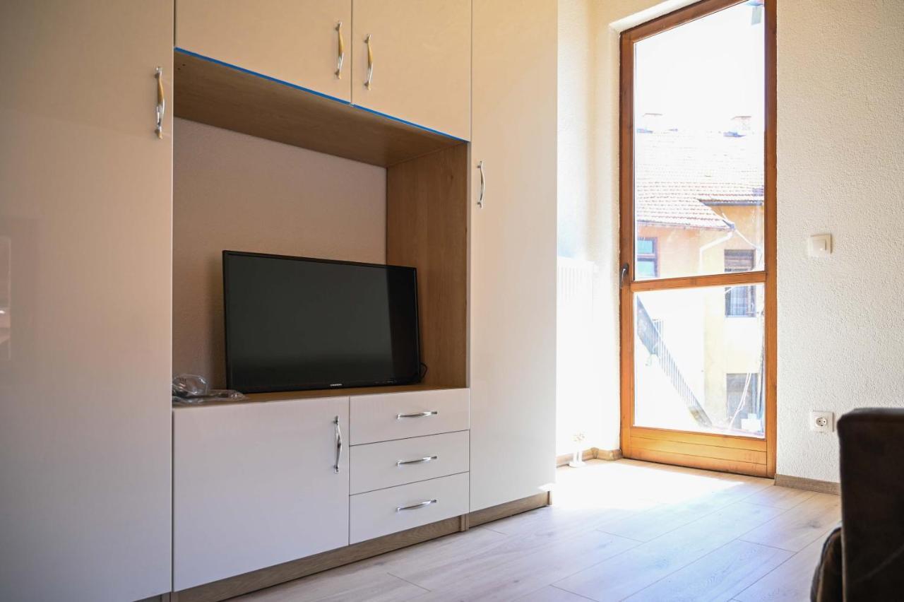 Elem Apartmani Skver ทูซลา ภายนอก รูปภาพ